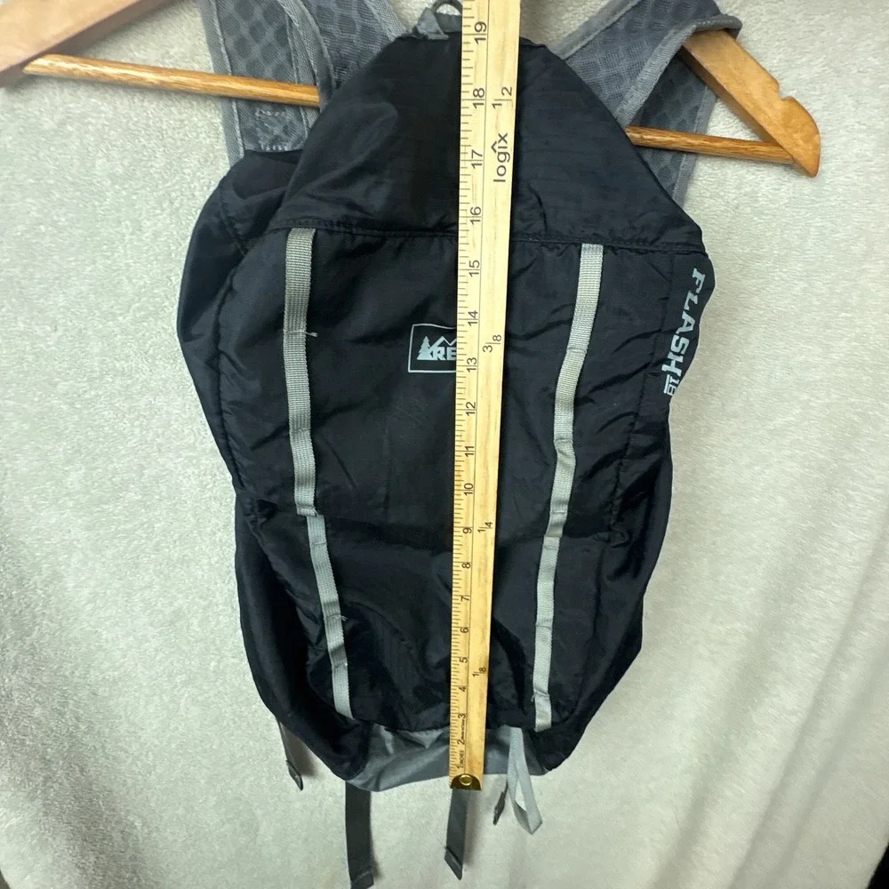 REI Flash 18 Drawstring Packable Lightweight Hiking Daypack Black